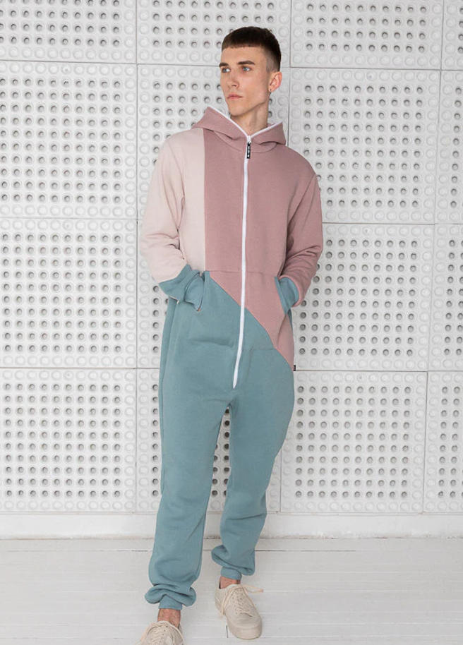 Sofa-killer-tricolor-adultonesie-vintage-man-front